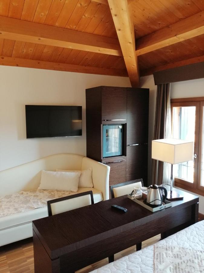 Albergo Minuetto Адрия Екстериор снимка