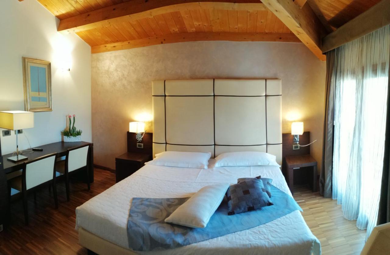 Albergo Minuetto Адрия Екстериор снимка