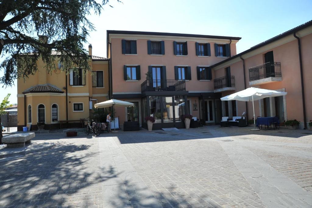 Albergo Minuetto Адрия Екстериор снимка
